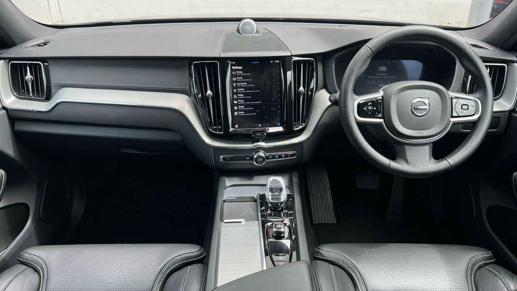 Volvo XC60 Xc60 2.0 B5p Ultra Black Edition Awd Geartroni RV25UBL Black #5