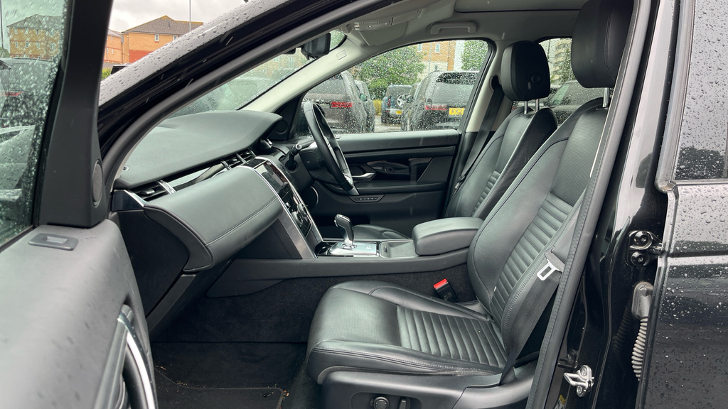 Land Rover Discovery Sport Discovery Sport 2.0 D180 Hse HV20JYN Black #3