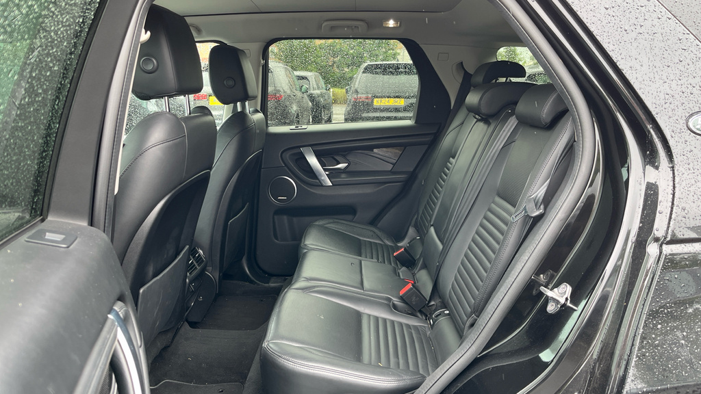 Land Rover Discovery Sport Discovery Sport 2.0 D180 Hse HV20JYN Black #4