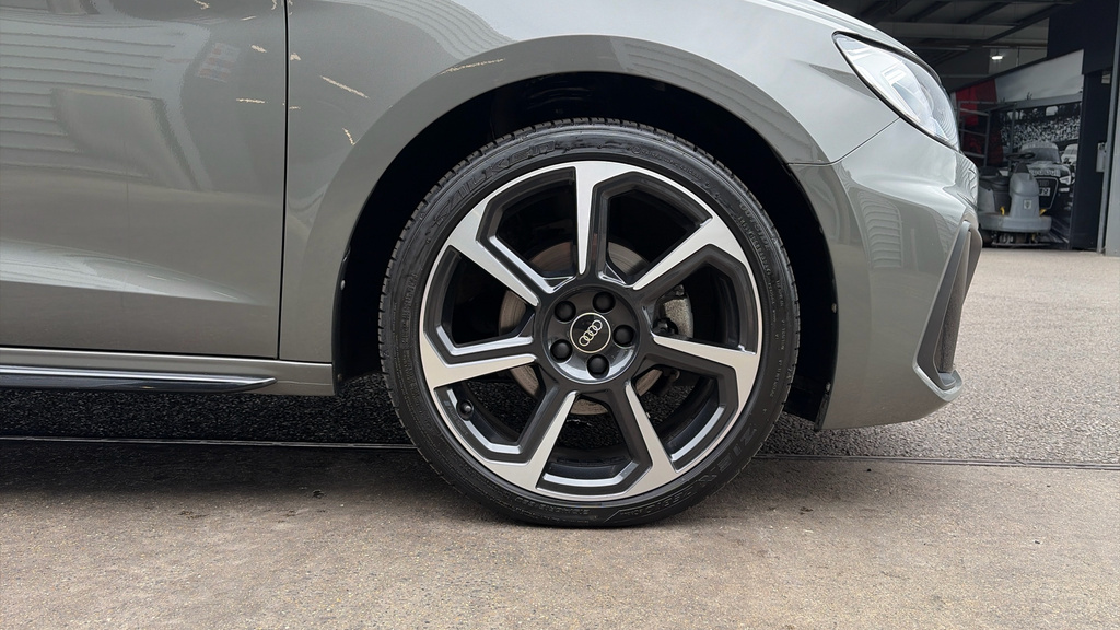 Audi A1 A1 35 Tfsi Black Edition S Tronic DF72EDJ Grey #5