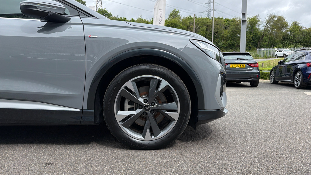 Audi Q4 E Tron Q4 210Kw 45 82Kwh S Line Leather KP75AZG Grey #5