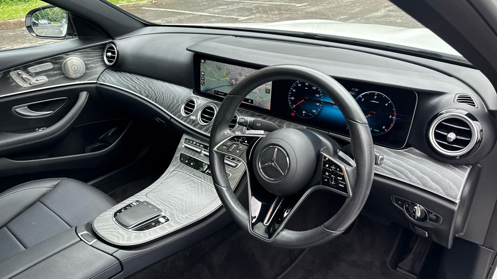Mercedes-Benz E Class E Class E300d 4Matic Amg Line Night Ed Prem 9 PF23ZTE White #3