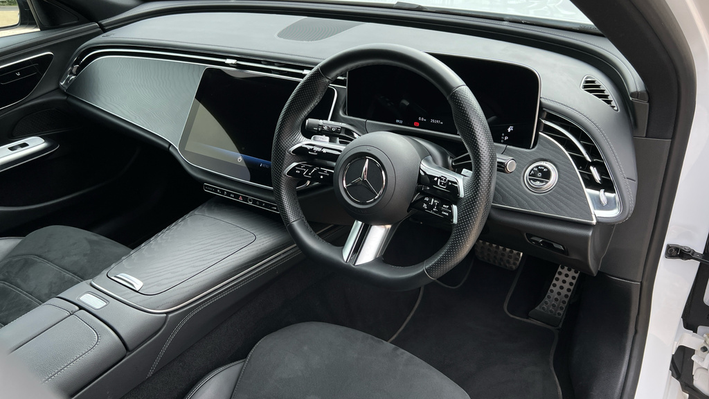 Mercedes-Benz E Class E300e Urban Edition 9G-tronic KP25FNK White #3