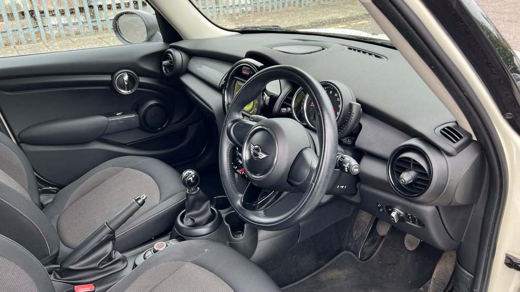 Mini Hatch Hatchback 1.2 One White #6