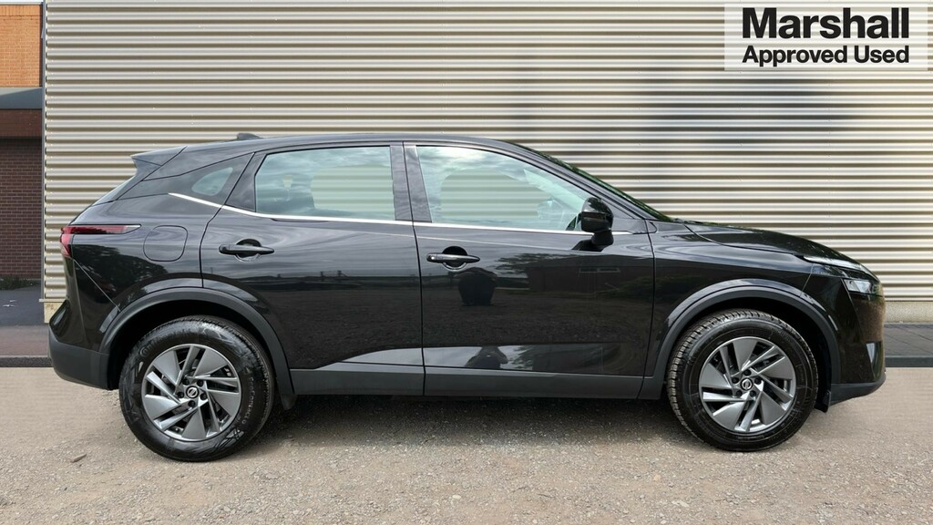 Nissan Qashqai Qashqai 1.3 Dig-t Mh 158 Acenta Premium Xtroni BG22CJU Black #2