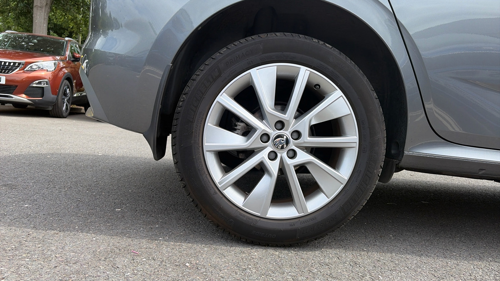 Skoda Kamiq Kamiq 1.5 Tsi Se Drive Grey #5