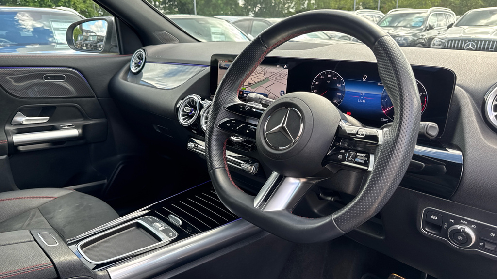 Mercedes-Benz GLA Class Gla 200 Amg Line Executive KU24WZT Grey #3