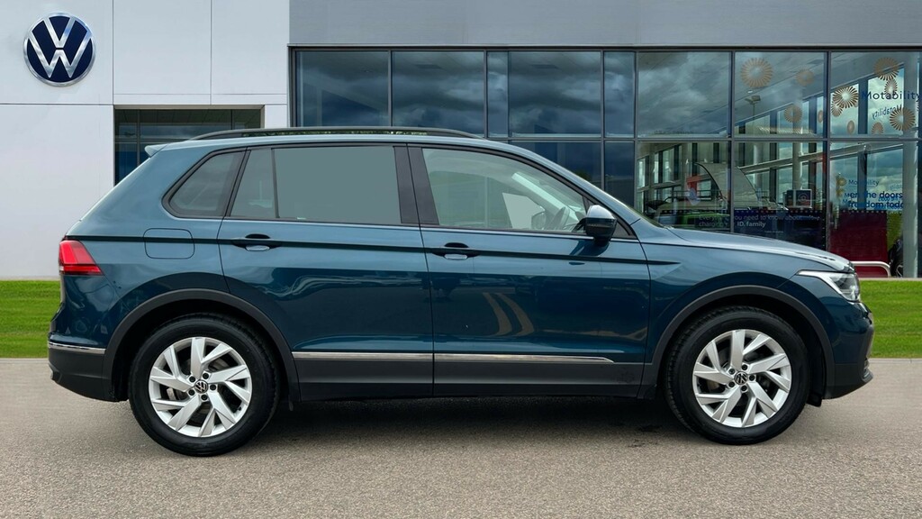 Volkswagen Tiguan Tiguan 1.5 Tsi 150 Life EO22XTA Blue #4