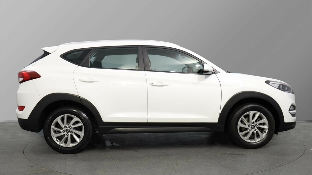 Hyundai Tucson Tucson 1.6 Gdi Blue Drive Se Nav 2Wd VO18UCR White #2