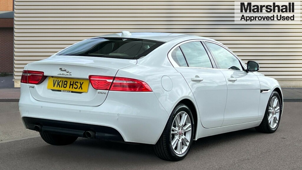Jaguar XE Xe 2.0 Ingenium Prestige VK18HSX White #3