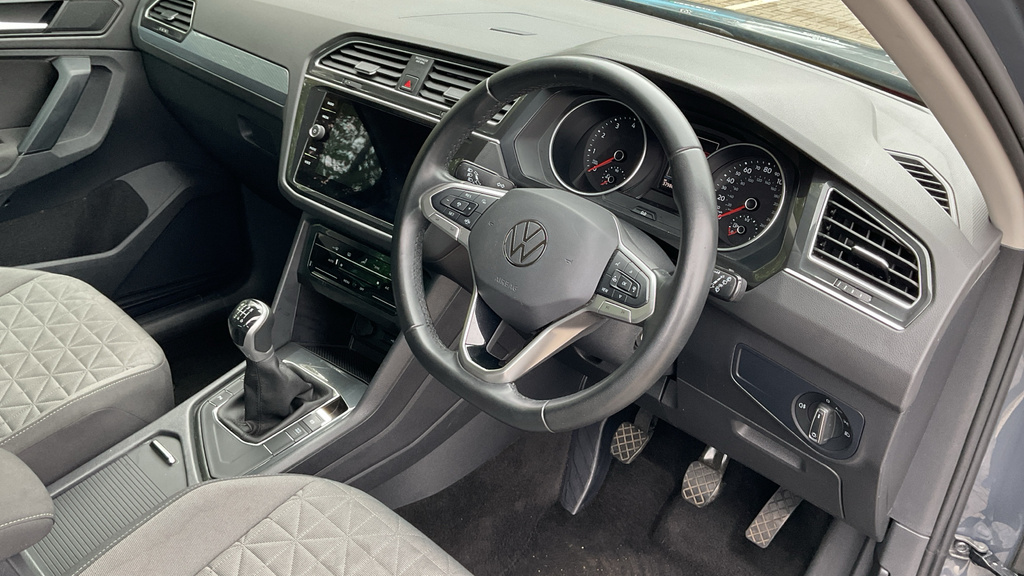Volkswagen Tiguan Tiguan 1.5 Tsi 150 Life GK72HXS Grey #6