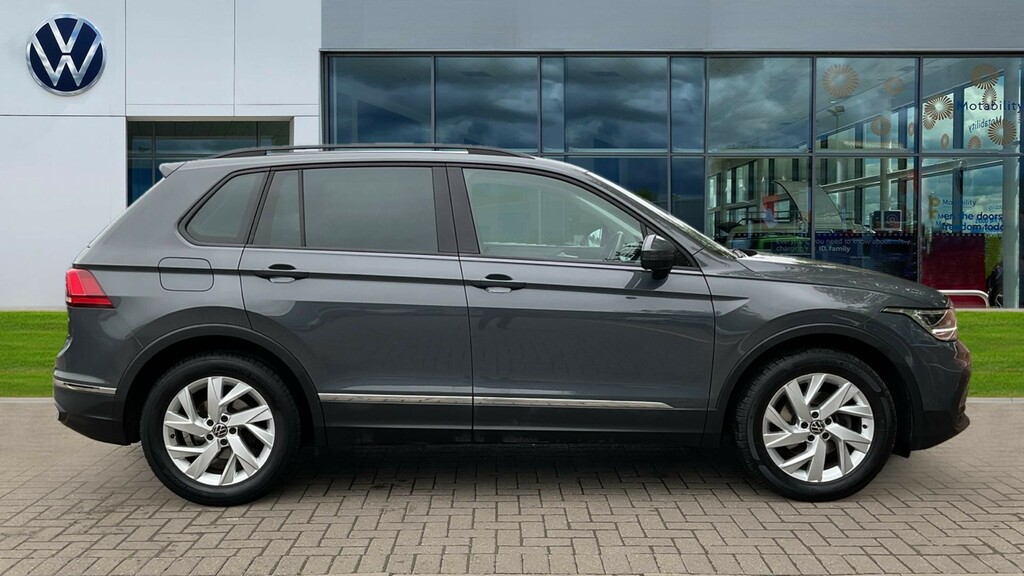 Volkswagen Tiguan Tiguan 1.5 Tsi 150 Life GK72HXS Grey #4