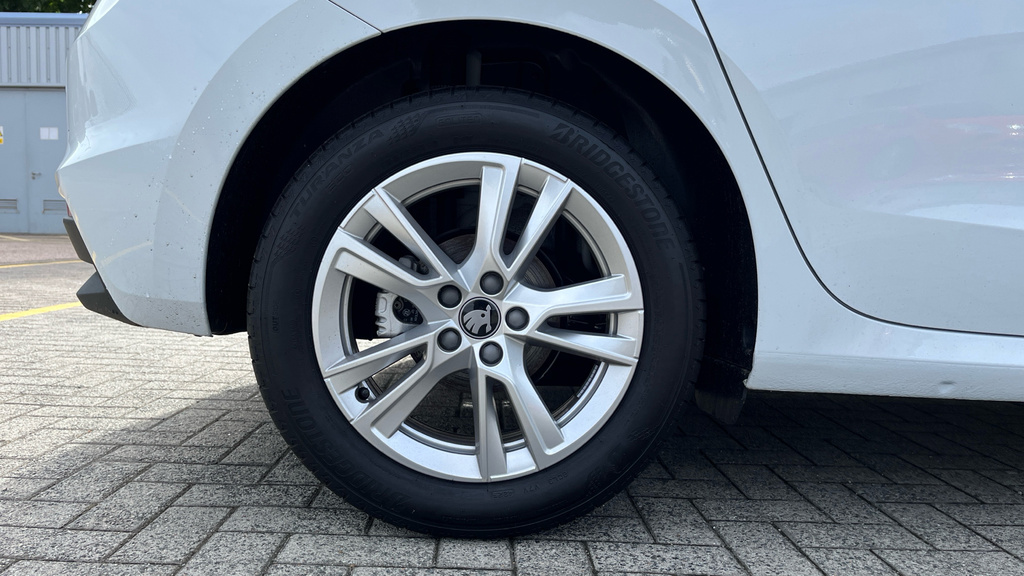 Skoda Fabia Fabia Hatch Se L Edition 1.5 Tsi 150 Ps Dsg White #5