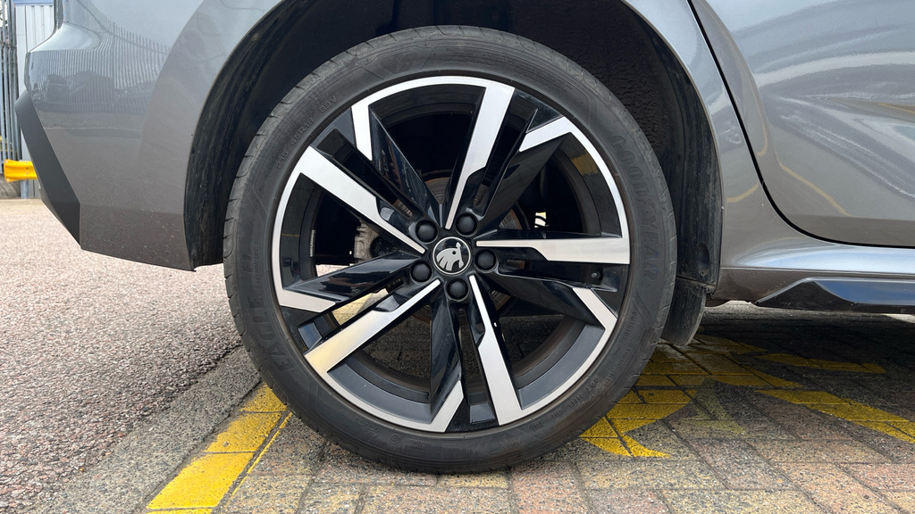 Skoda Kamiq Kamiq 1.5 Tsi Monte Carlo Edition Dsg EO75JUW Grey #5