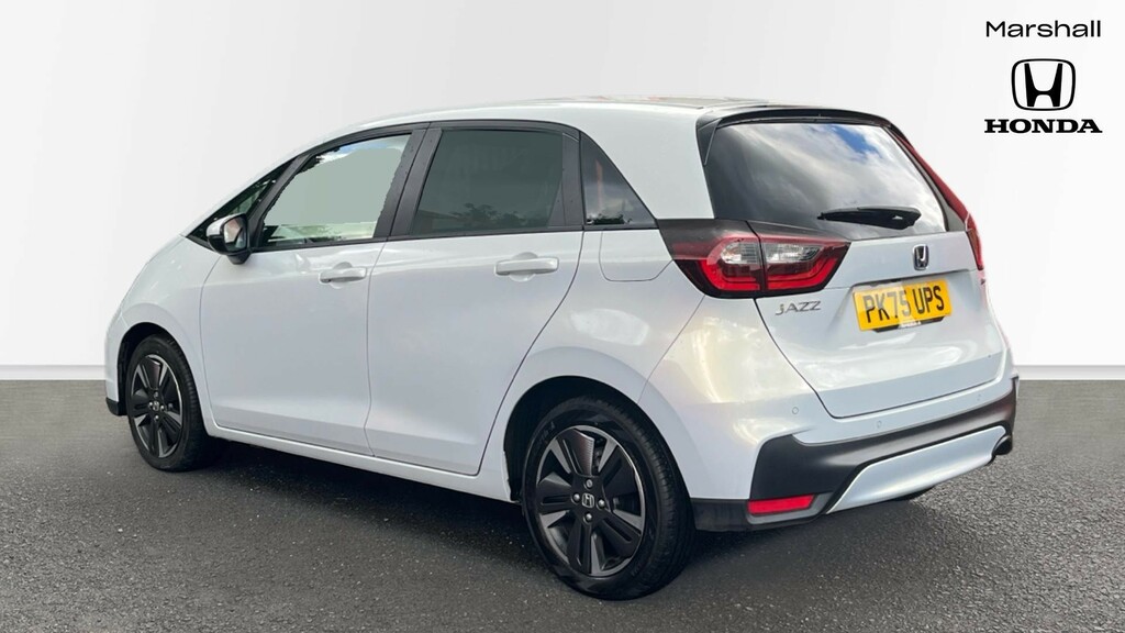 Honda Jazz Jazz 1.5 I-mmd Hybrid Advance Ecvt PK75UPS White #3