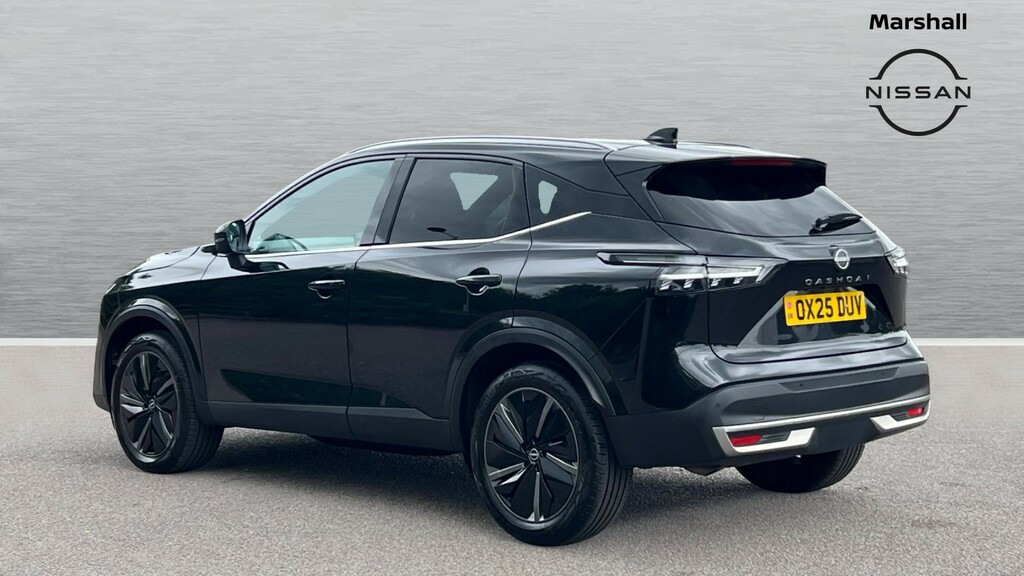 Nissan Qashqai Qashqai 1.3 Dig-t Mh Tekna OX25DUV Black #2