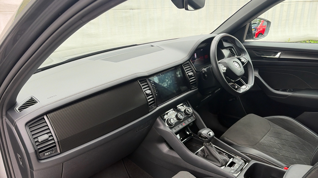Skoda Kodiaq Kodiaq 1.5 Tsi Sport Line Dsg 7 Seat KM23RZF Grey #2