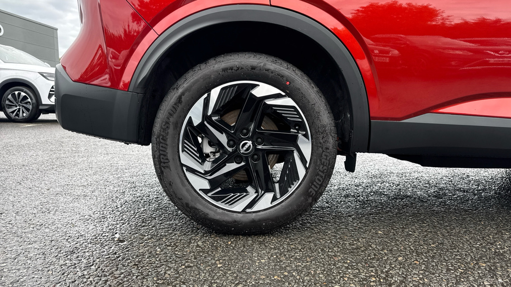 Nissan Qashqai Qashqai 1.3 Dig-t Mhb N-cnta Pnrf Xtrc Red #4
