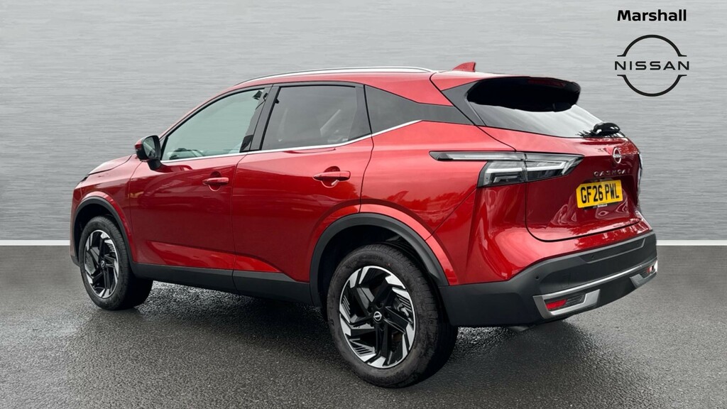 Nissan Qashqai Qashqai 1.3 Dig-t Mhb N-cnta Pnrf Xtrc Red #2
