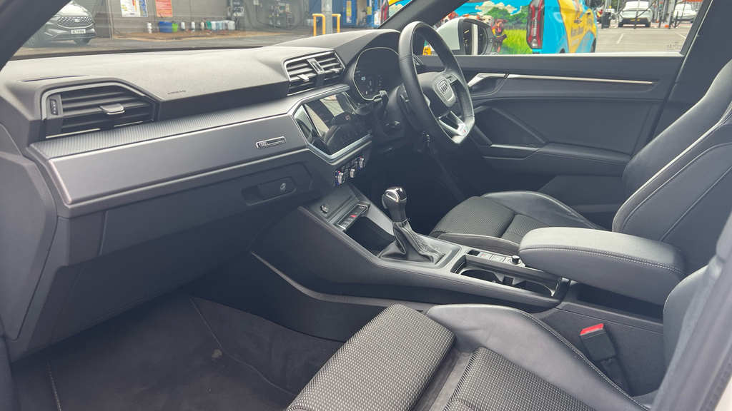 Audi Q3 Q3 35 Tfsi S Line S Tronic Comfortsound Pack LX72SZL White #2