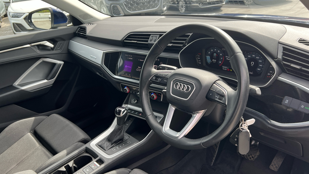 Audi Q3 Q3 35 Tfsi Sport S Tronic GK73DYT Blue #6