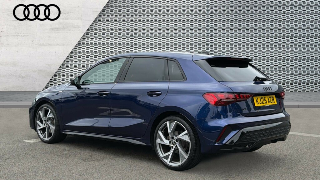 Audi A3 A3 35 Tfsi Black Edition S Tronic KJ25AZR Blue #3