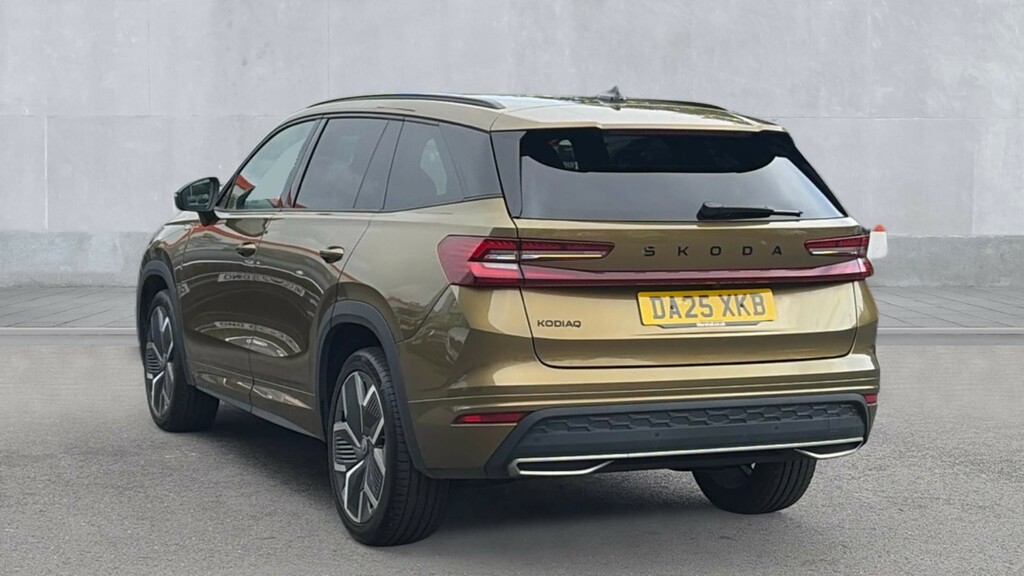 Skoda Kodiaq Kodiaq 1.5 Tsi E-tec Sportline Dsg 7 Seat DA25XKB Gold #3