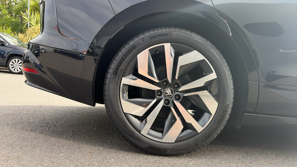 Skoda ENYAQ Enyaq 210Kw 85X Sportline 82Kwh 4X4 Black #5