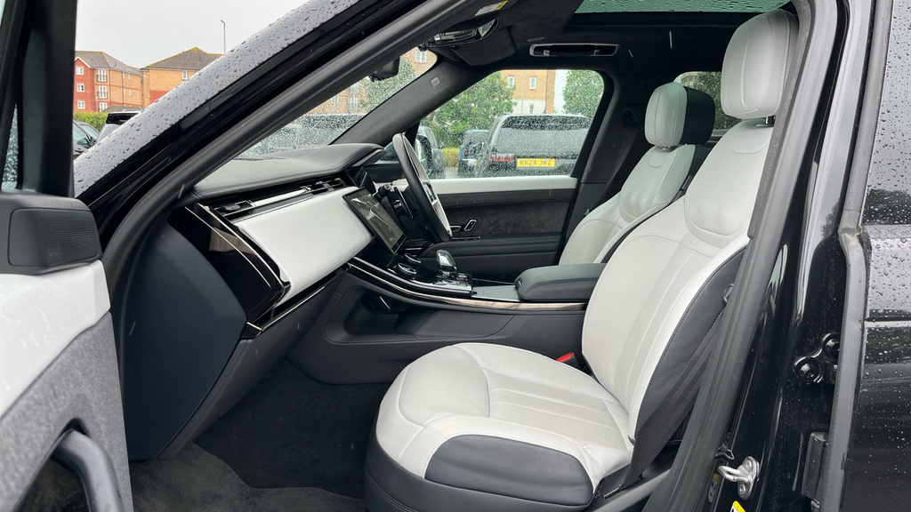 Land Rover Range Rover Sport Range Rover Sport 3.0 P510e First Edition VE22OLJ Black #3