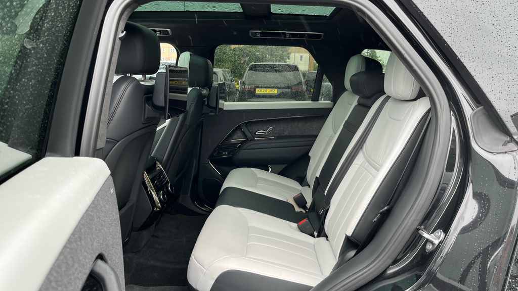 Land Rover Range Rover Sport Range Rover Sport 3.0 P510e First Edition VE22OLJ Black #4