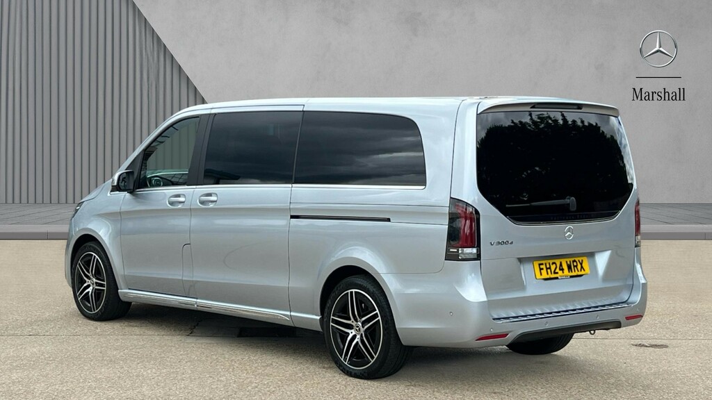 Mercedes-Benz V Class V Class V300 D Premium Amg Line 9G-tronic Ext FH24WRX Silver #2