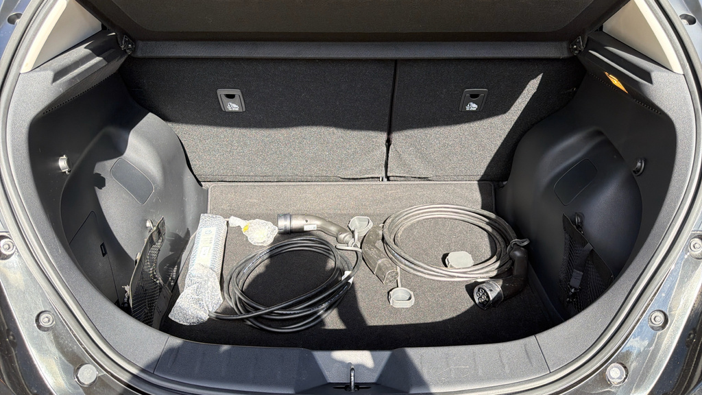 Nissan Leaf Electric Black #9