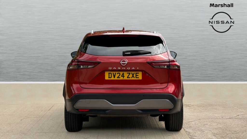 Nissan Qashqai Qashqai 1.3 Dig-t Mh 158 N-connecta Xtronic DV24ZXE Red #6