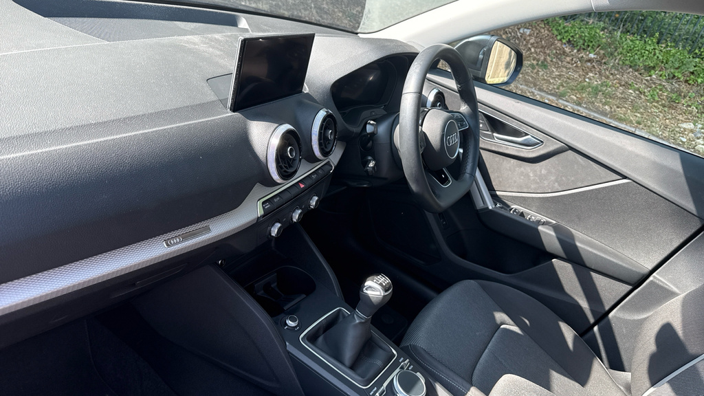 Audi Q2 Q2 35 Tfsi Sport LV72DYC Grey #2
