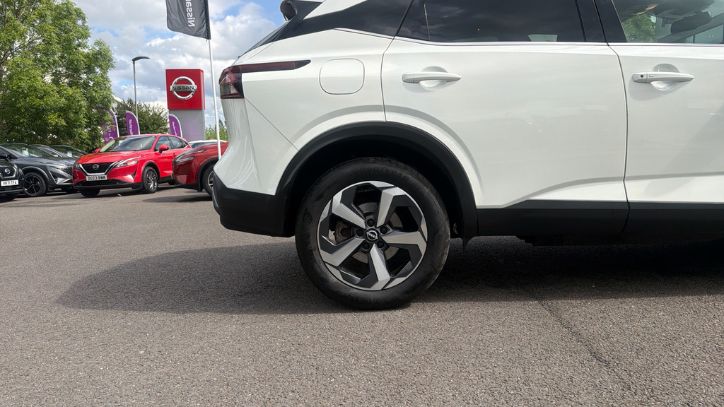 Nissan Qashqai Qashqai 1.5 E-power N-connecta DS24ENX White #4