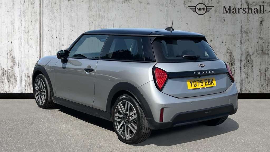 Mini Hatch Cooper 1.5 C Classic YG75EBK Silver #2