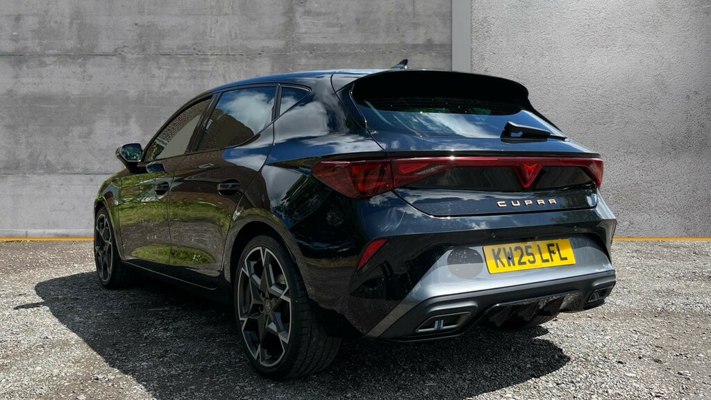 Cupra Leon Leon 1.5 Etsi 150 V2 Dsg Black #3