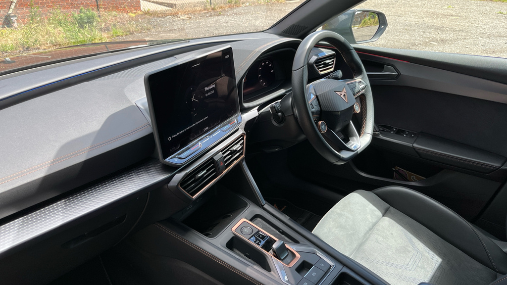 Cupra Leon Leon 1.5 Etsi 150 V2 Dsg Black #2