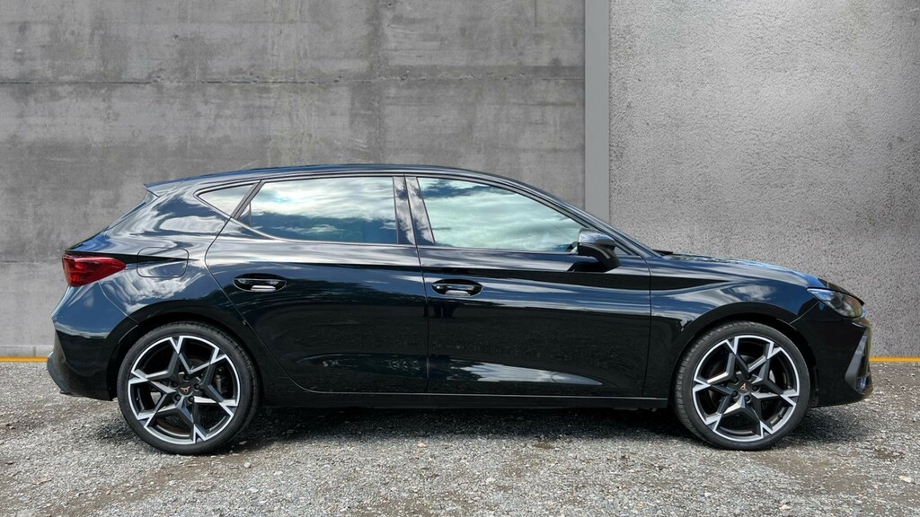 Cupra Leon Leon 1.5 Etsi 150 V2 Dsg Black #4