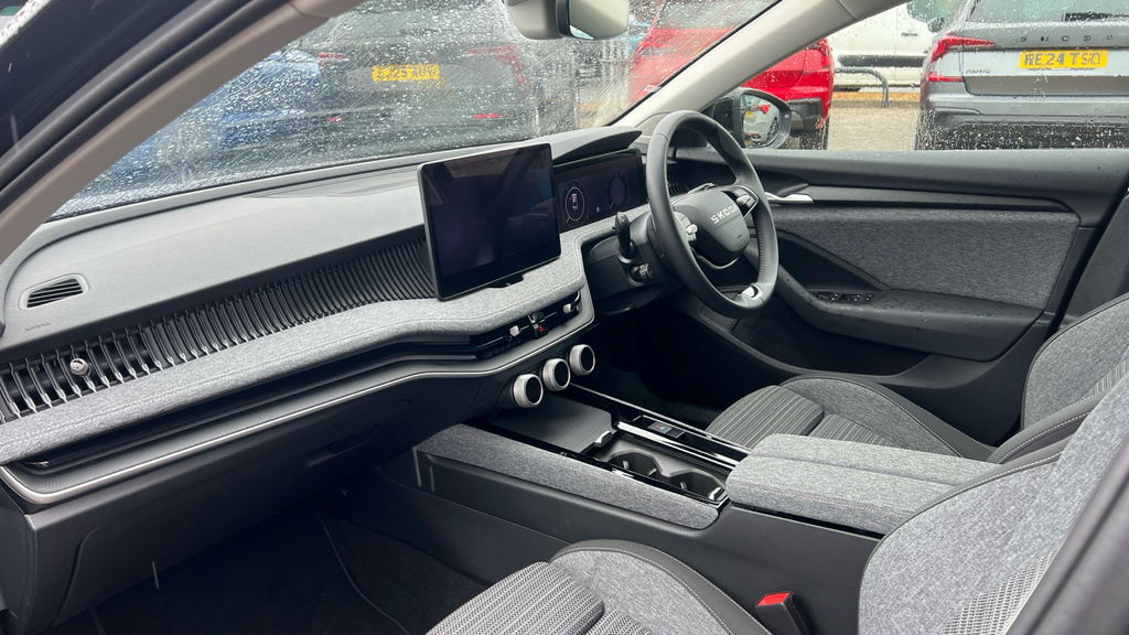 Skoda Superb Superb 2.0 Tdi Se Technology Dsg KO25HKX Black #2