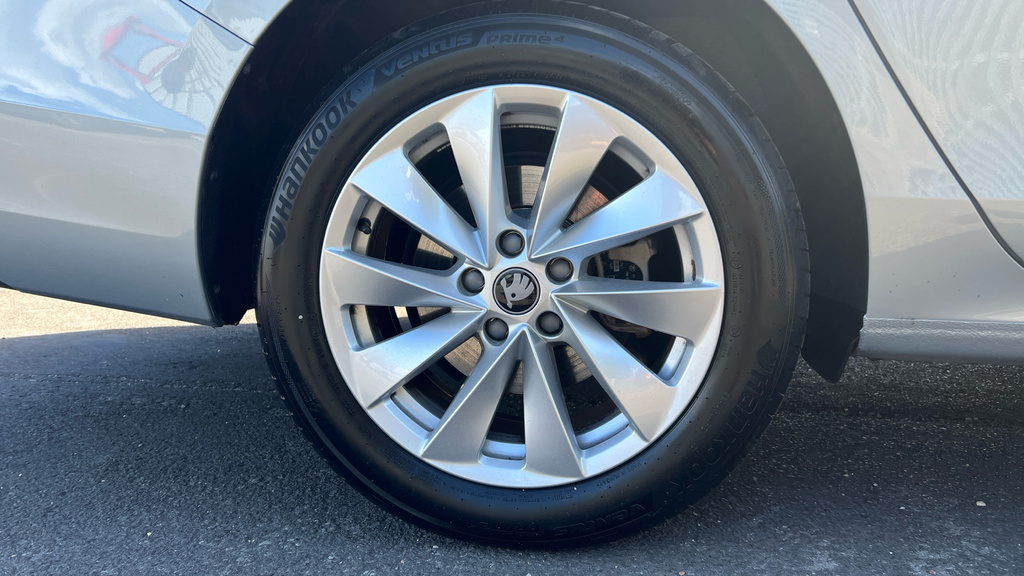 Skoda Superb Superb 2.0 Tdi Se Technology Dsg Silver #5