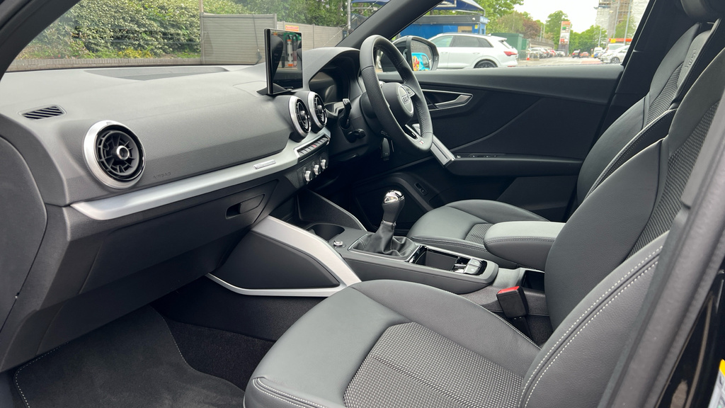 Audi Q2 Audi Q2 Estate 35 Tfsi S Line LV26RWY Black #2
