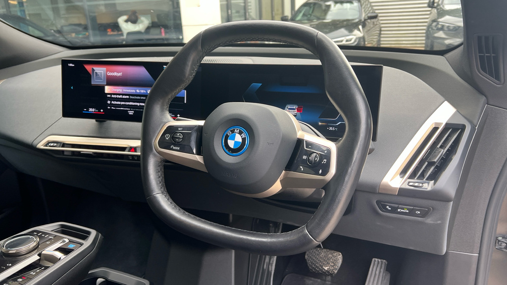BMW iX Ix 240Kw Xdrive40 M Sport Edition 76.6Kwh White #5