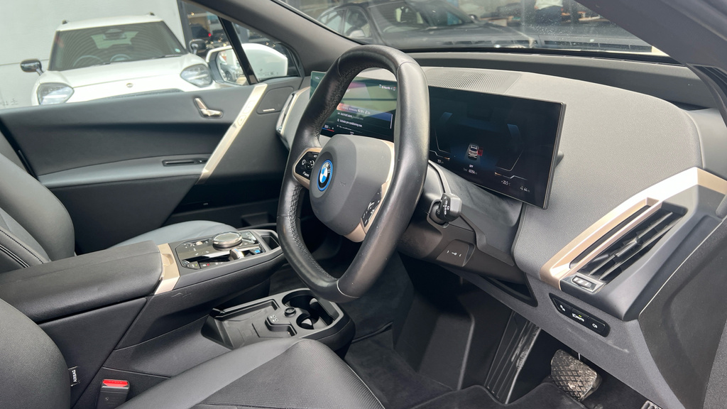 BMW iX Ix 240Kw Xdrive40 M Sport Edition 76.6Kwh White #6