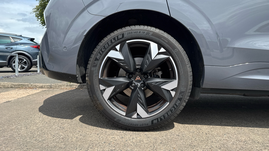 Cupra Terramar Terramar 1.5 Etsi 150 V2 Dsg Grey #5