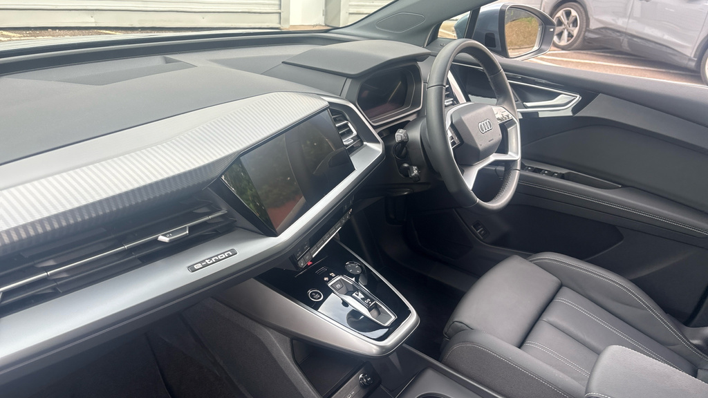 Audi Q4 E Tron Q4 150Kw 40 63Kwh Sport Leather KP75JYC Blue #2