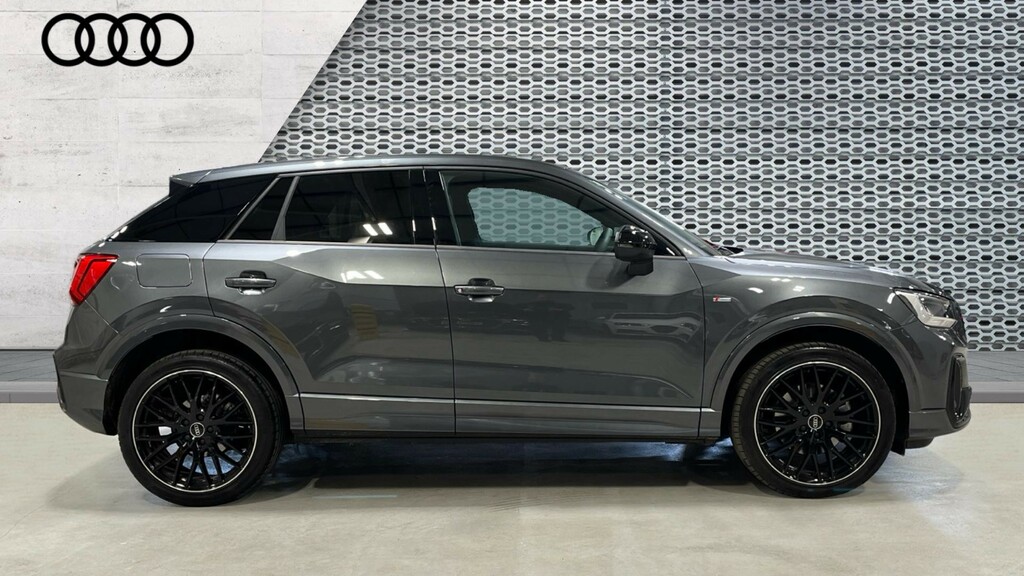 Audi Q2 Q2 35 Tfsi Black Edition S Tronic DA25TCK Grey #4