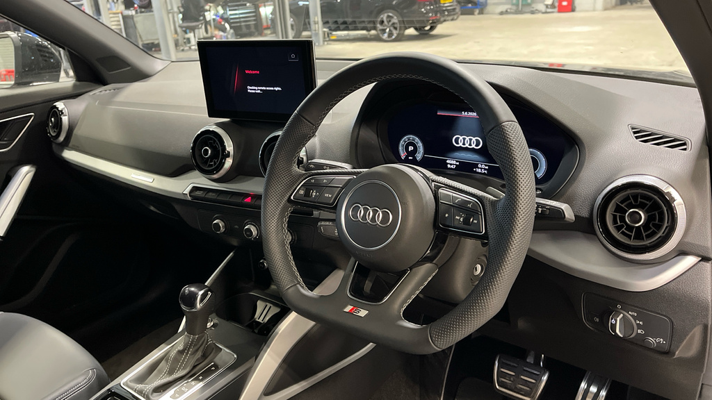 Audi Q2 Q2 35 Tfsi Black Edition S Tronic DA25TCK Grey #6