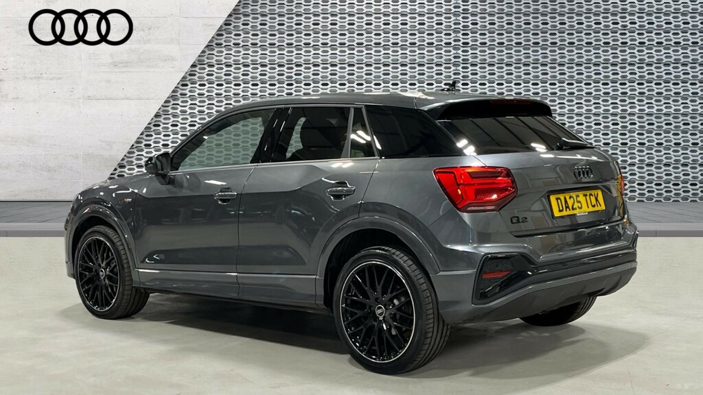 Audi Q2 Q2 35 Tfsi Black Edition S Tronic DA25TCK Grey #3