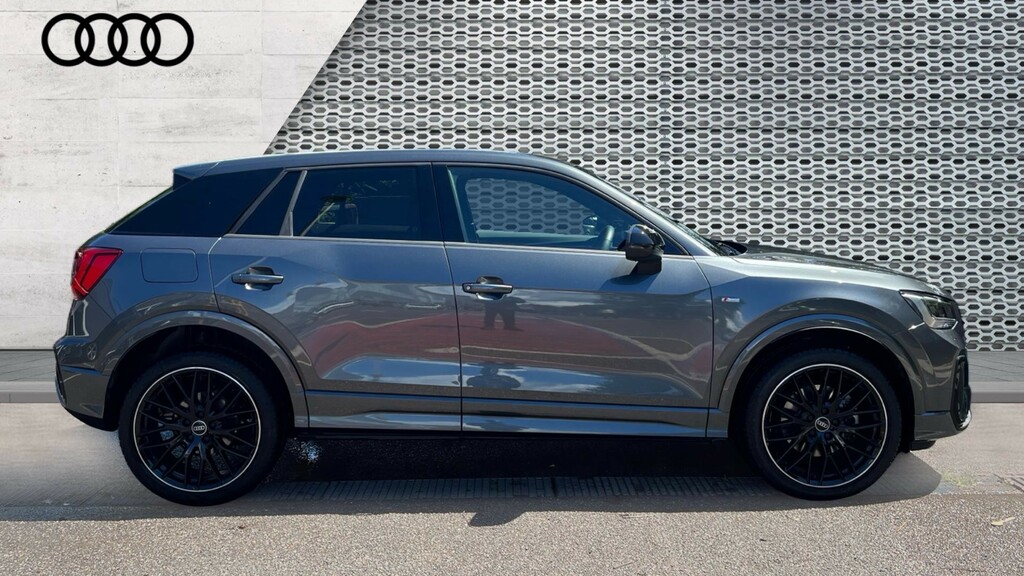 Audi Q2 Q2 35 Tfsi Black Edition S Tronic KM75YZC Grey #4